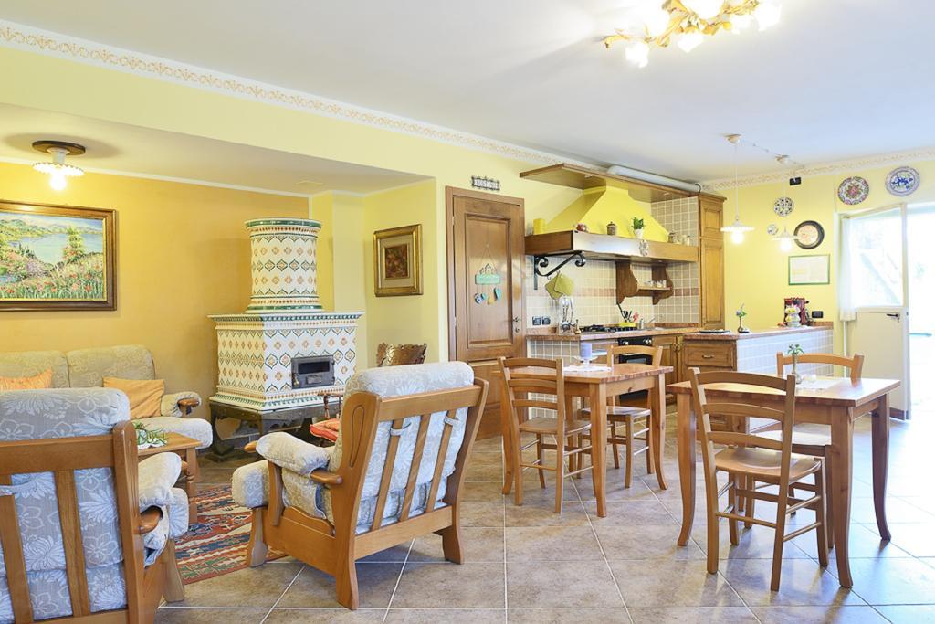 Cene Bed And Breakfast Montino المظهر الخارجي الصورة